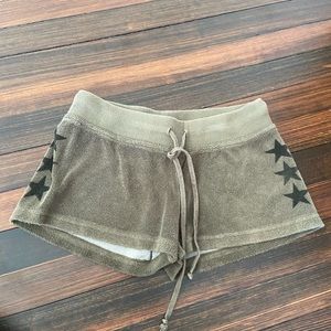 Hard tail star low rise short. Great used condition!